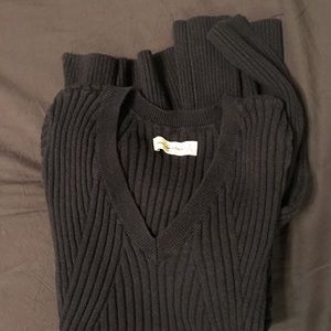 Abercrombie &Fitch v neck sweater In Navy